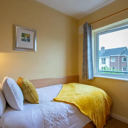 126 - Gort Na Coiribe 4 Bedroom Duplex, By Shortstays Galway