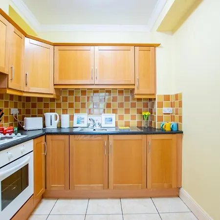 126 - Gort Na Coiribe 4 Bedroom Duplex, By Shortstays Holiday home *
