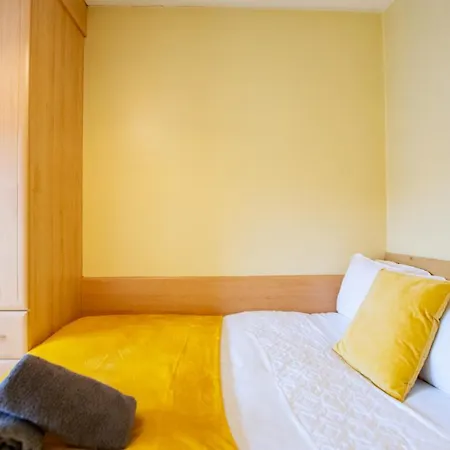 Feriehus 126 - Gort Na Coiribe 4 Bedroom Duplex, By Shortstays Galway