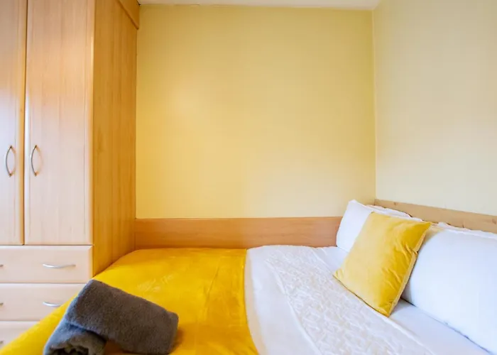 Hébergement de vacances 126 - Gort Na Coiribe 4 Bedroom Duplex, By Shortstays Galway