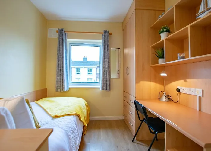 126 - Gort Na Coiribe 4 Bedroom Duplex, By Shortstays Hébergement de vacances *